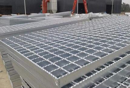 鋼格柵板在建筑用途中的性能和特點